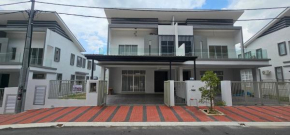 Suria Aman Homestay Semi-D 5 Rooms 5 Bathrooms
